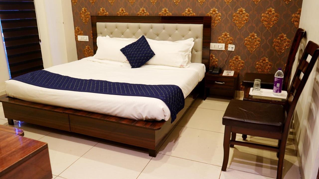 Aa Hotels & Resorts Zirakpur 외부 사진