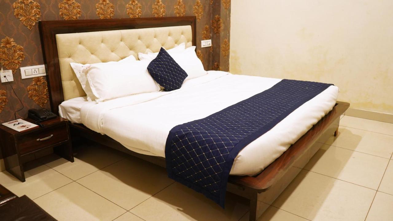 Aa Hotels & Resorts Zirakpur 외부 사진